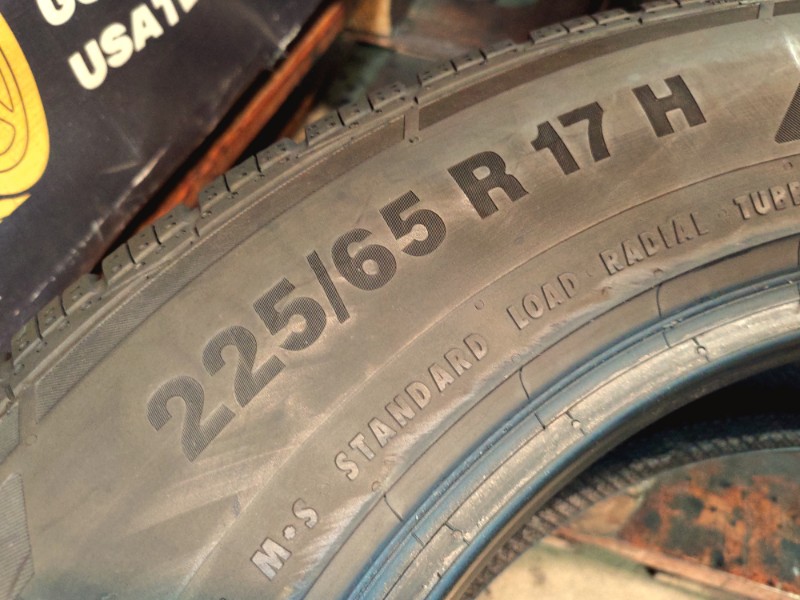 4 Gomme usate 225 65 17 Pneumatici 4 Stagioni CONTINENTAL 4 Gomme usate 225 65 17 Pneumatici 4 Stagioni CONTINENTAL