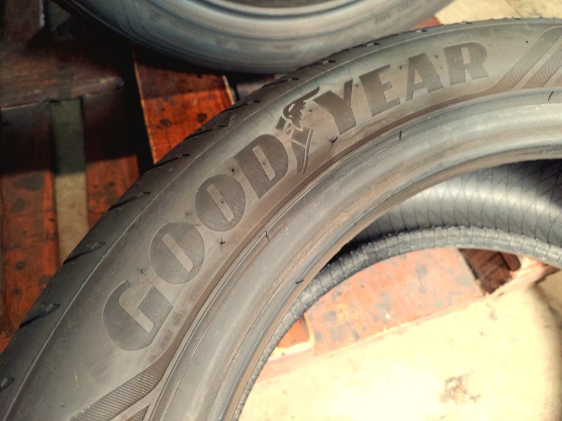 4 Gomme usate 245 45 18 Pneumatici Estivi GOODYEAR 4 Gomme usate 245 45 18 Pneumatici Estivi GOODYEAR