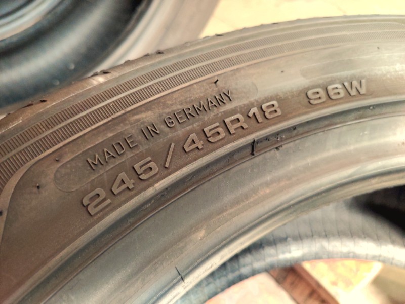 4 Gomme usate 245 45 18 Pneumatici Estivi GOODYEAR 4 Gomme usate 245 45 18 Pneumatici Estivi GOODYEAR