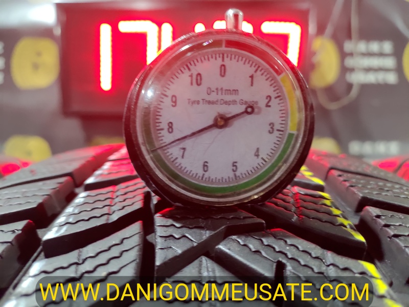 4 Gomme usate 205 50 17 Pneumatici Invernali DUNLOP 4 Gomme usate 205 50 17 Pneumatici Invernali DUNLOP