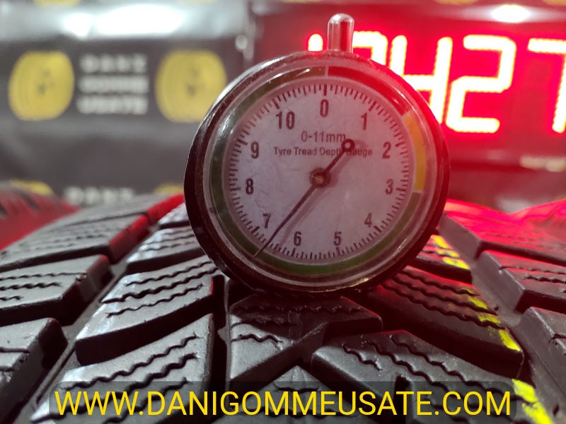 4 Gomme usate 205 50 17 Pneumatici Invernali DUNLOP 4 Gomme usate 205 50 17 Pneumatici Invernali DUNLOP