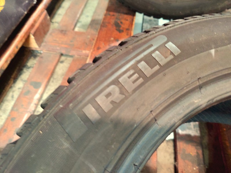 2 Gomme usate 205 55 16 Pneumatici Invernali PIRELLI 2 Gomme usate 205 55 16 Pneumatici Invernali PIRELLI