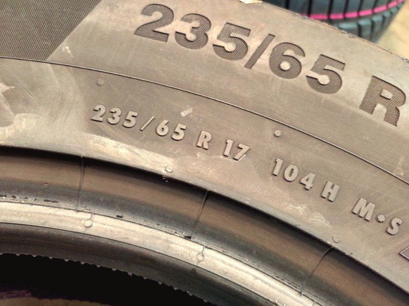 4 Gomme usate 235 65 17 Pneumatici Invernali CONTINENTAL 4 Gomme usate 235 65 17 Pneumatici Invernali CONTINENTAL