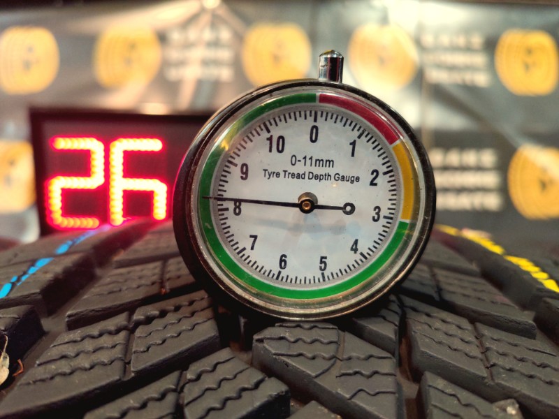 4 Gomme usate 255 45 19 Pneumatici Invernali GOODYEAR 4 Gomme usate 255 45 19 Pneumatici Invernali GOODYEAR