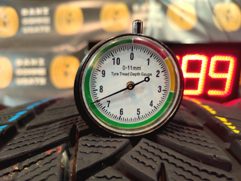 4 Gomme usate 255 45 19 Pneumatici Invernali GOODYEAR 4 Gomme usate 255 45 19 Pneumatici Invernali GOODYEAR