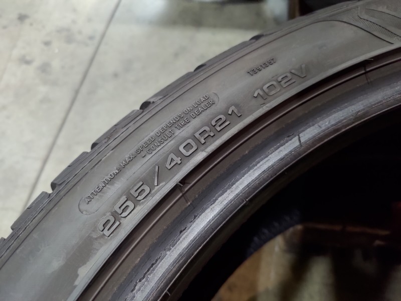4 Gomme usate 255 40 21 Pneumatici Invernali GOODYEAR 4 Gomme usate 255 40 21 Pneumatici Invernali GOODYEAR