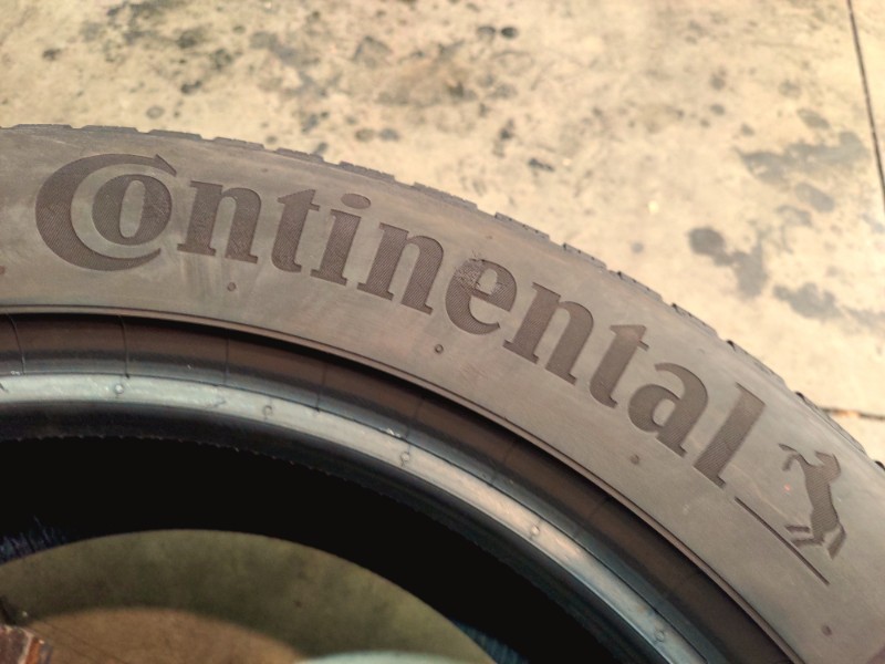 4 Gomme usate 235 55 18 Pneumatici Invernali CONTINENTAL 4 Gomme usate 235 55 18 Pneumatici Invernali CONTINENTAL