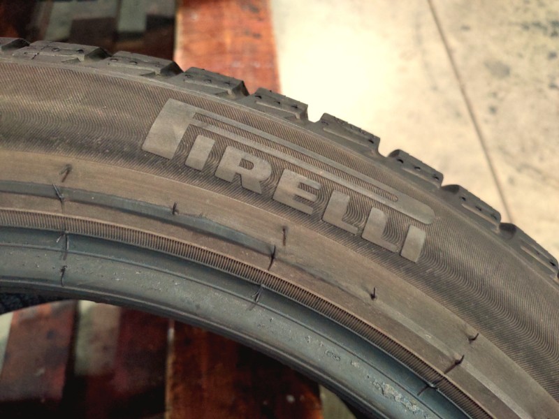 2 Gomme usate 205 50 17 Pneumatici Invernali PIRELLI 2 Gomme usate 205 50 17 Pneumatici Invernali PIRELLI