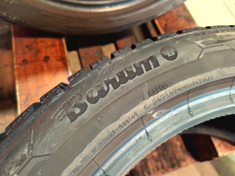 4 Gomme usate 225 45 17 Pneumatici Invernali BARUM 4 Gomme usate 225 45 17 Pneumatici Invernali BARUM