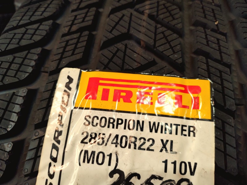2 Gomme nuove 285 40 22 Pneumatici Invernali PIRELLI 2 Gomme nuove 285 40 22 Pneumatici Invernali PIRELLI