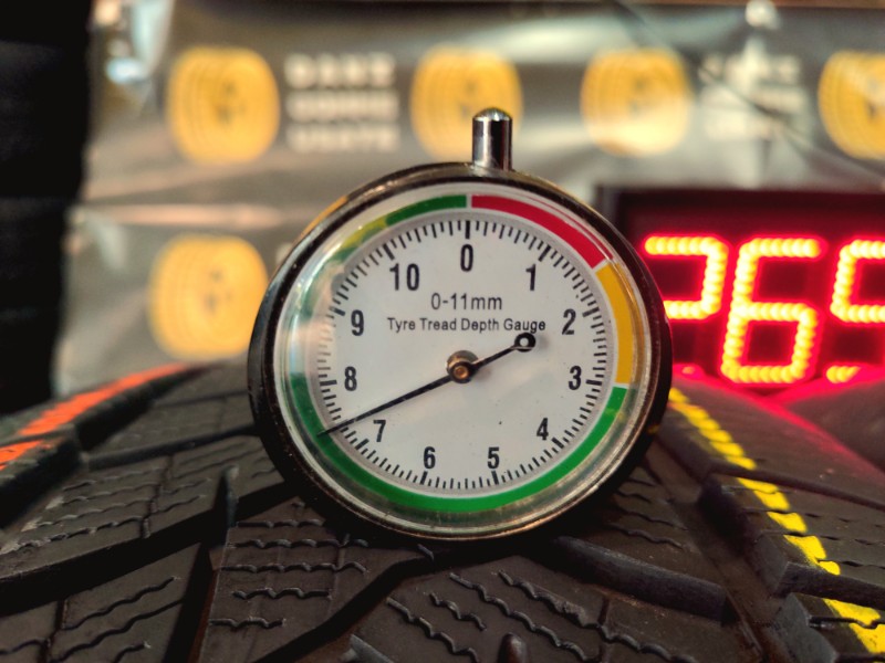 4 Gomme usate 235 55 18 Pneumatici Invernali DUNLOP 4 Gomme usate 235 55 18 Pneumatici Invernali DUNLOP
