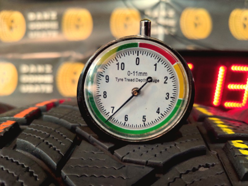 4 Gomme usate 235 55 18 Pneumatici Invernali DUNLOP 4 Gomme usate 235 55 18 Pneumatici Invernali DUNLOP