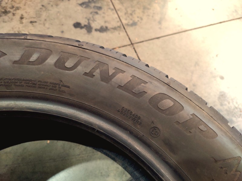 4 Gomme usate 235 55 18 Pneumatici Invernali DUNLOP 4 Gomme usate 235 55 18 Pneumatici Invernali DUNLOP