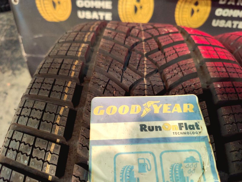 4 Gomme nuove 225 50 17 RUN FLAT Pneumatici Invernali GOODYEAR 4 Gomme nuove 225 50 17 RUN FLAT Pneumatici Invernali GOODYEAR