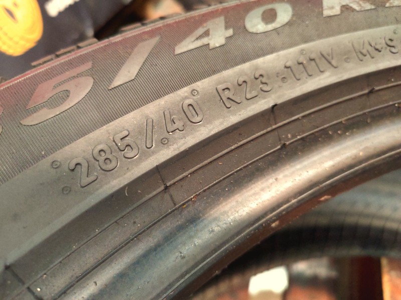 2 Gomme usate 285 40 23 Pneumatici Invernali PIRELLI 2 Gomme usate 285 40 23 Pneumatici Invernali PIRELLI