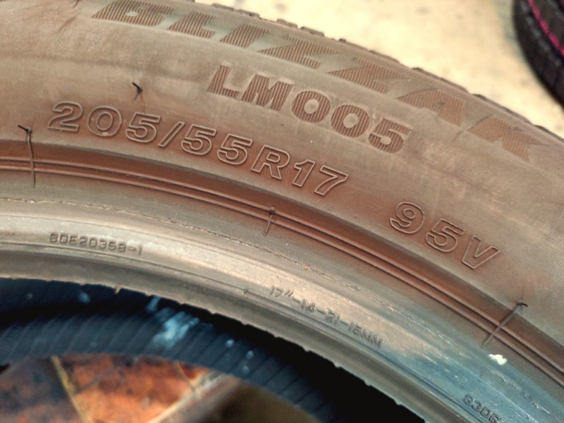 4 Gomme usate 205 55 17 Pneumatici Invernali BRIDGESTONE 4 Gomme usate 205 55 17 Pneumatici Invernali BRIDGESTONE