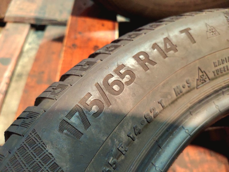 4 Gomme usate 175 65 14 Pneumatici Invernali CONTINENTAL 4 Gomme usate 175 65 14 Pneumatici Invernali CONTINENTAL