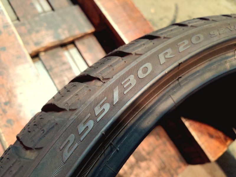 2 Gomme usate 255 30 20 Pneumatici Invernali PIRELLI 2 Gomme usate 255 30 20 Pneumatici Invernali PIRELLI