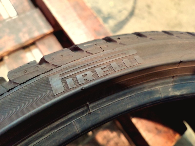 2 Gomme usate 255 30 20 Pneumatici Invernali PIRELLI 2 Gomme usate 255 30 20 Pneumatici Invernali PIRELLI
