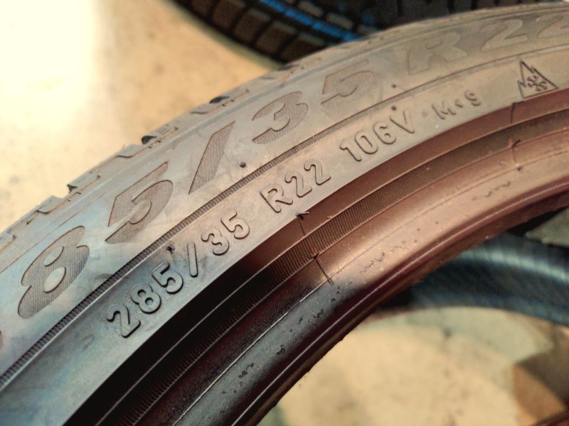 2 Gomme usate 285 35 22 e 2 Gomme usate 315 30 22 Pneumatici Invernali PIRELLI 2 Gomme usate 285 35 22 e 2 Gomme usate 315 30 22 Pneumatici Invernali PIRELLI