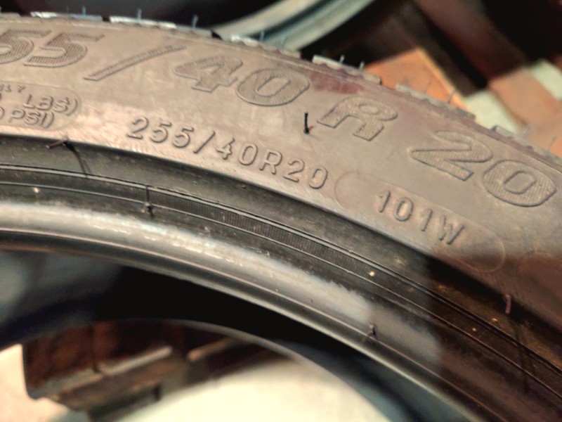 2 Gomme nuove 255 40 20 e 2 Gomme nuove 295 35 20 Pneumatici Invernali MICHELIN 2 Gomme nuove 255 40 20 e 2 Gomme nuove 295 35 20 Pneumatici Invernali MICHELIN