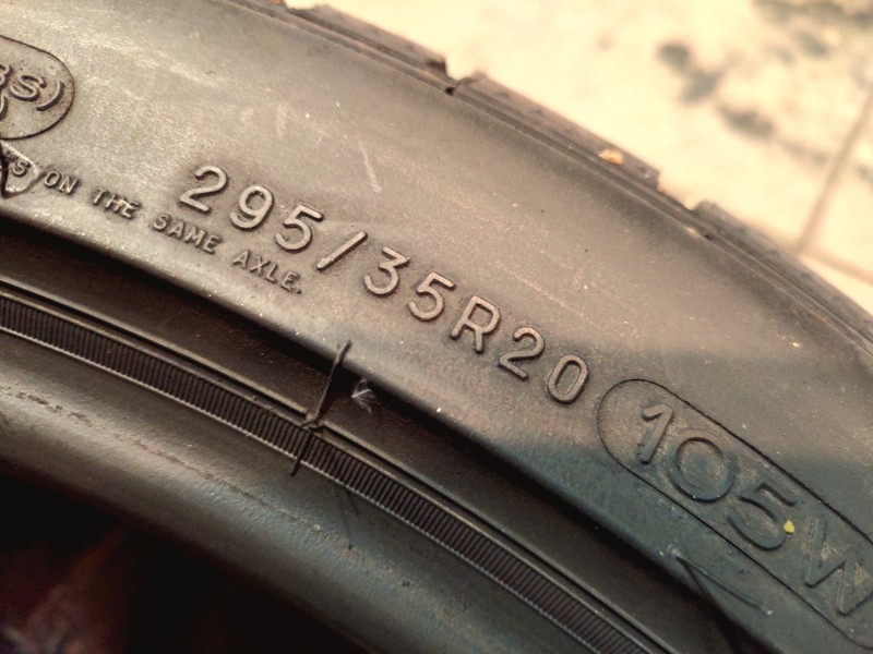 2 Gomme nuove 255 40 20 e 2 Gomme nuove 295 35 20 Pneumatici Invernali MICHELIN 2 Gomme nuove 255 40 20 e 2 Gomme nuove 295 35 20 Pneumatici Invernali MICHELIN