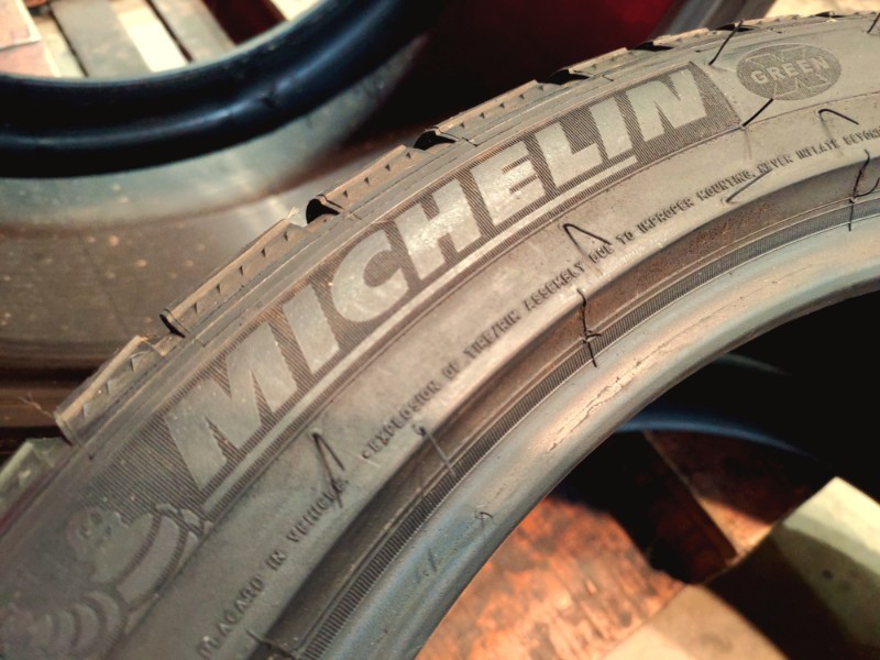 2 Gomme nuove 255 40 20 e 2 Gomme nuove 295 35 20 Pneumatici Invernali MICHELIN 2 Gomme nuove 255 40 20 e 2 Gomme nuove 295 35 20 Pneumatici Invernali MICHELIN
