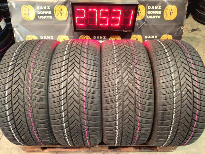 4 Gomme usate 245 40 19 Pneumatici Invernali BRIDGESTONE 4 Gomme usate 245 40 19 Pneumatici Invernali BRIDGESTONE