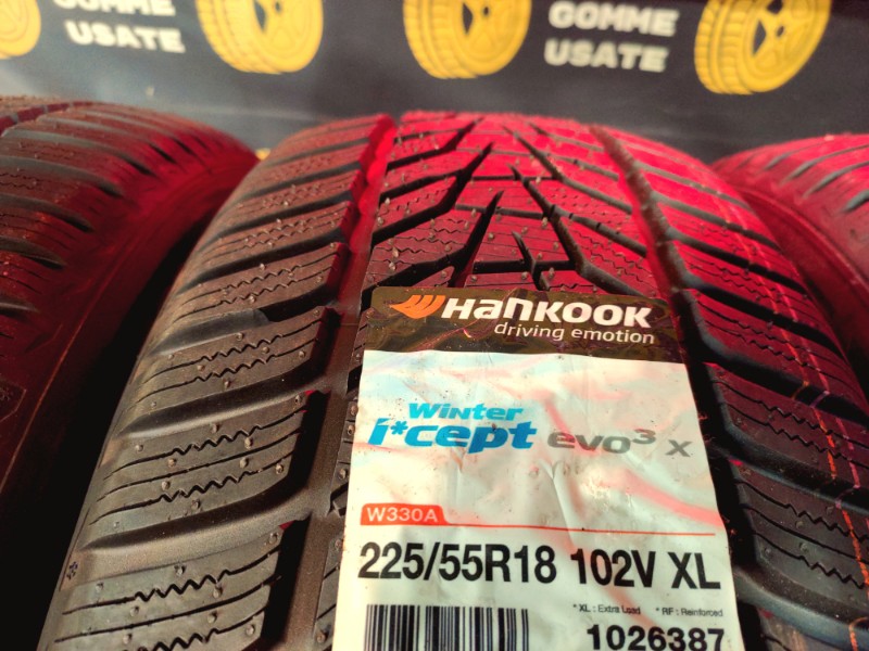 4 Gomme nuove 225 55 18 Pneumatici Invernali HANKOOK 4 Gomme nuove 225 55 18 Pneumatici Invernali HANKOOK