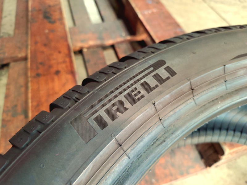 4 Gomme usate 245 40 19 Pneumatici Invernali PIRELLI 4 Gomme usate 245 40 19 Pneumatici Invernali PIRELLI