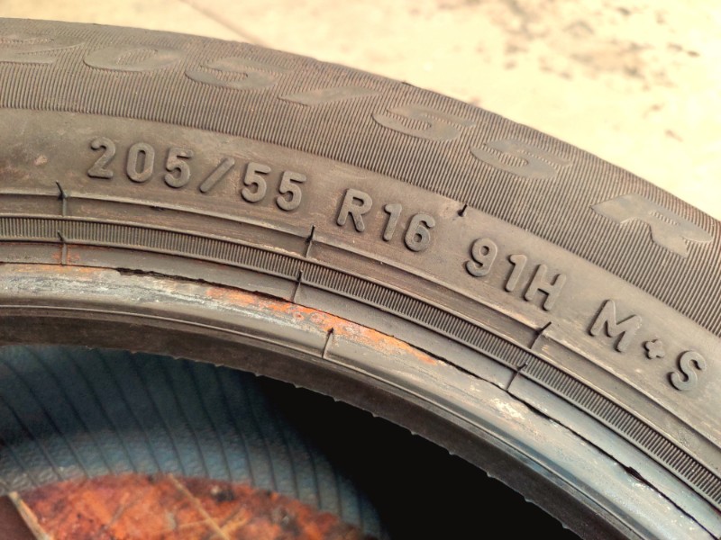 2 Gomme usate 205 55 16 Pneumatici Invernali PIRELLI 2 Gomme usate 205 55 16 Pneumatici Invernali PIRELLI