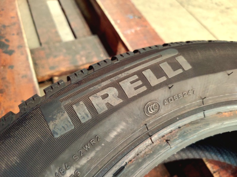 2 Gomme usate 205 55 16 Pneumatici Invernali PIRELLI 2 Gomme usate 205 55 16 Pneumatici Invernali PIRELLI