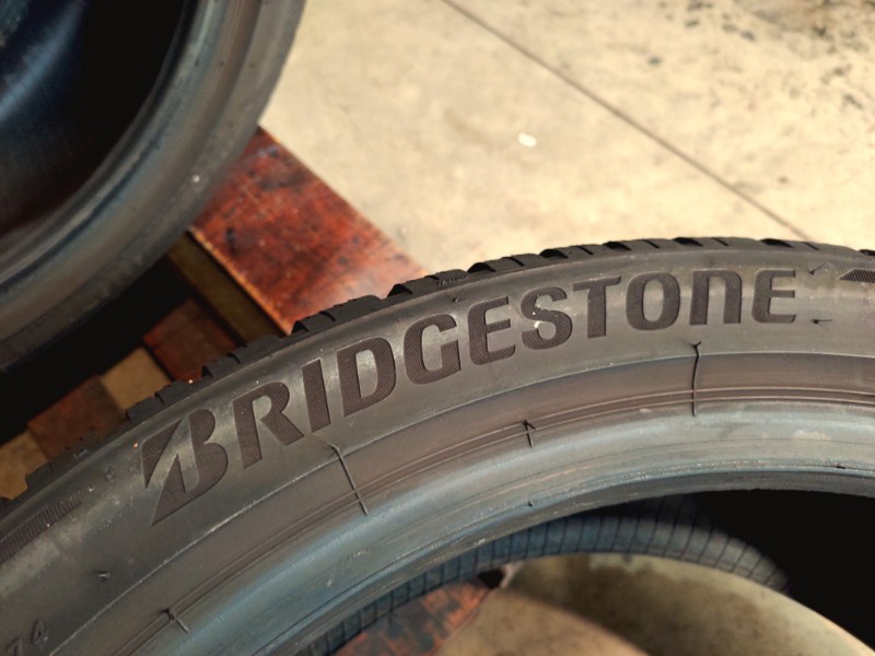 4 Gomme usate 245 40 19 Pneumatici Invernali BRIDGESTONE 4 Gomme usate 245 40 19 Pneumatici Invernali BRIDGESTONE