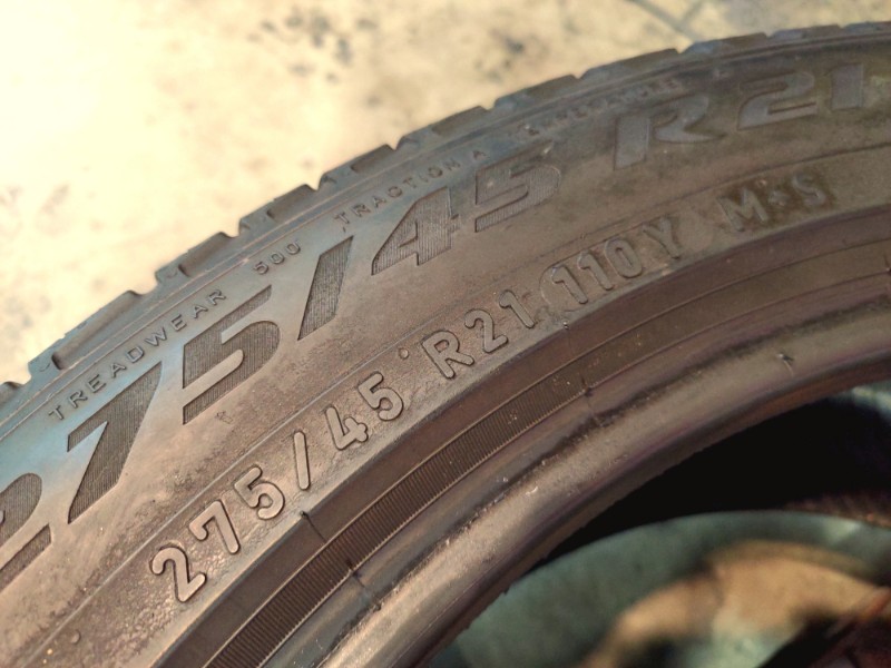 1 Gomma usata 275 45 21 Pneumatici 4 Stagioni PIRELLI 1 Gomma usata 275 45 21 Pneumatici 4 Stagioni PIRELLI