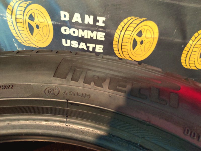 1 Gomma usata 275 45 21 Pneumatici 4 Stagioni PIRELLI 1 Gomma usata 275 45 21 Pneumatici 4 Stagioni PIRELLI