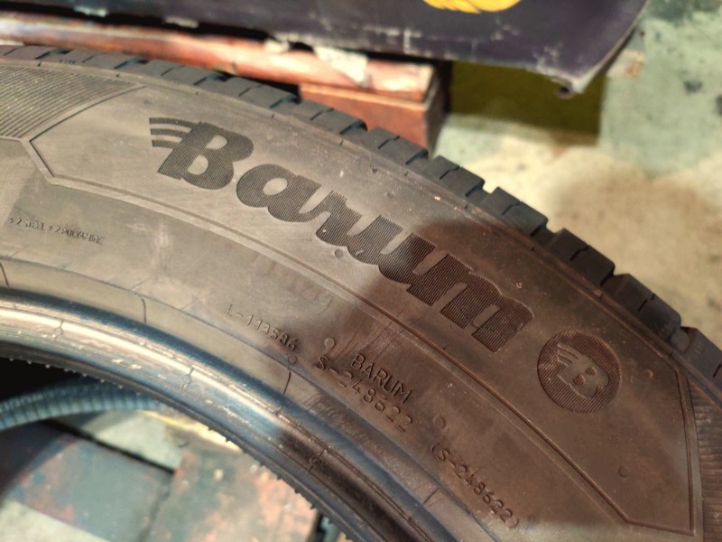 4 Gomme usate 255 50 19 Pneumatici Estivi BARUM 4 Gomme usate 255 50 19 Pneumatici Estivi BARUM
