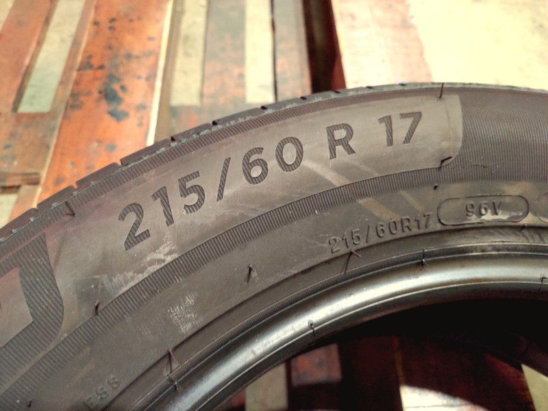 2 Gomme usate 215 60 17 Pneumatici Estivi MICHELIN 2 Gomme usate 215 60 17 Pneumatici Estivi MICHELIN