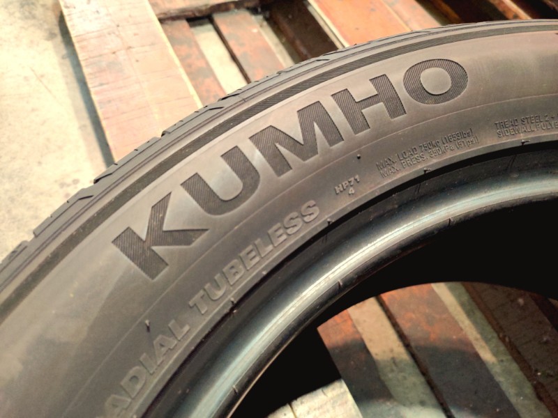 2 Gomme usate 225 55 18 Pneumatici 4 Stagioni KUMHO 2 Gomme usate 225 55 18 Pneumatici 4 Stagioni KUMHO