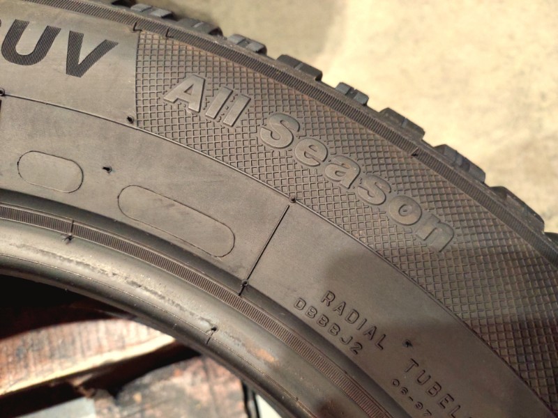 2 Gomme usate 225 60 18 Pneumatici 4 Stagioni KLEBER 2 Gomme usate 225 60 18 Pneumatici 4 Stagioni KLEBER