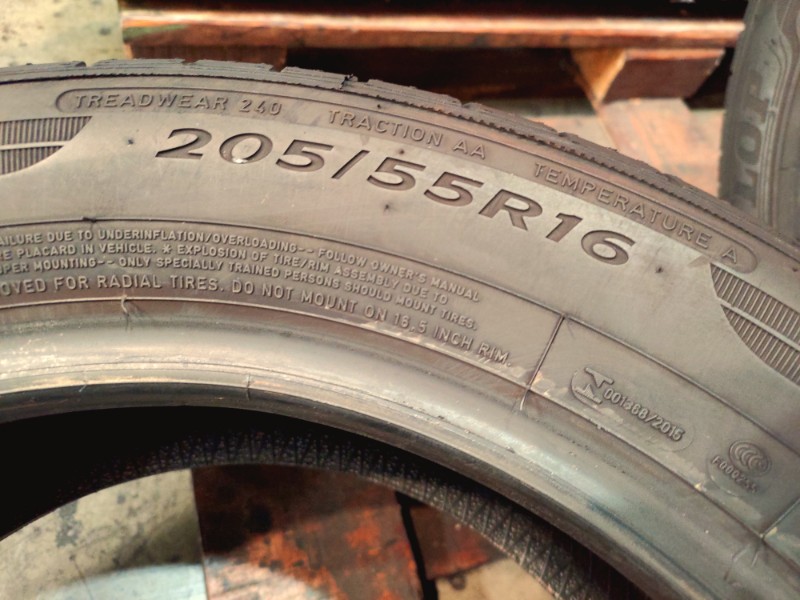 4 Gomme usate 205 55 16 Pneumatici Estivi DUNLOP 4 Gomme usate 205 55 16 Pneumatici Estivi DUNLOP