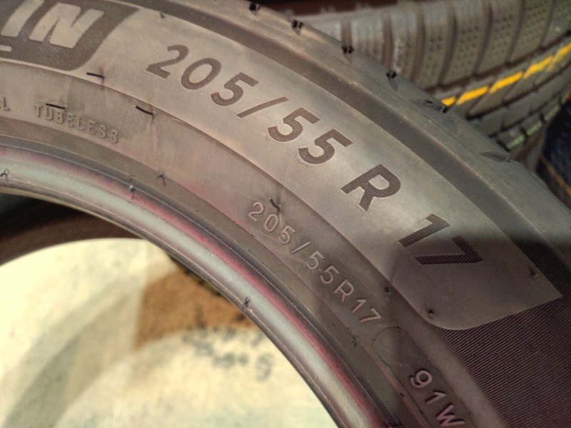 4 Gomme usate 205 55 17 Pneumatici Estivi MICHELIN 4 Gomme usate 205 55 17 Pneumatici Estivi MICHELIN