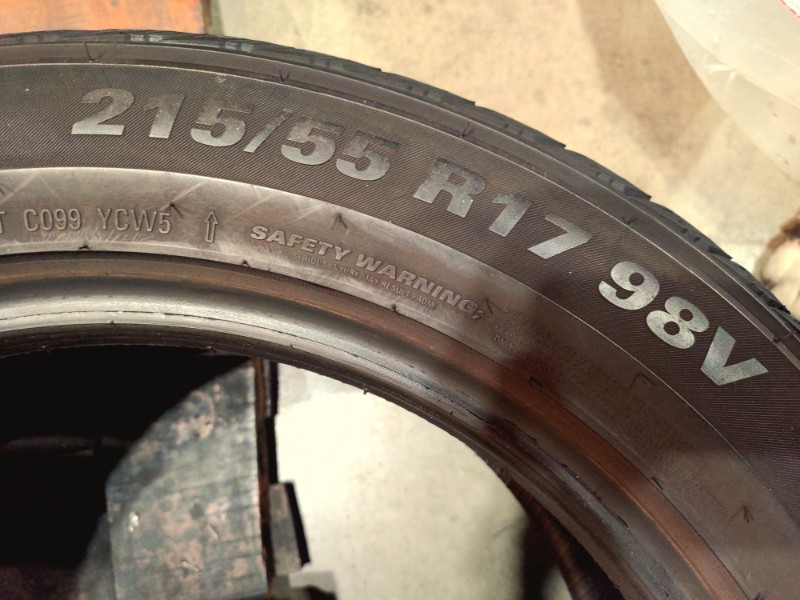 4 Gomme usate 215 55 17 Pneumatici Invernali KUMHO 4 Gomme usate 215 55 17 Pneumatici Invernali KUMHO