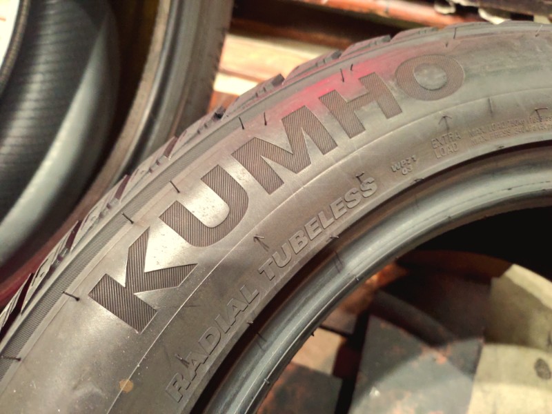 4 Gomme usate 215 55 17 Pneumatici Invernali KUMHO 4 Gomme usate 215 55 17 Pneumatici Invernali KUMHO