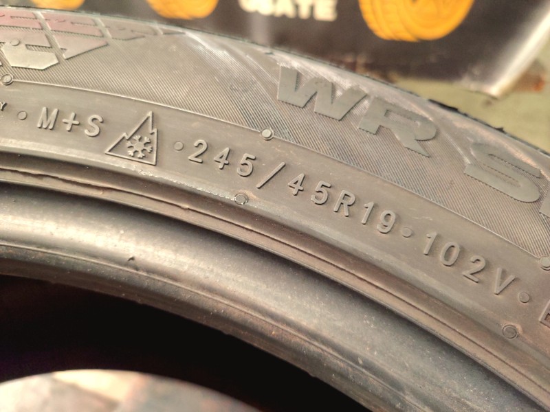 4 Gomme usate 245 45 19 Pneumatici Invernali NOKIAN 4 Gomme usate 245 45 19 Pneumatici Invernali NOKIAN