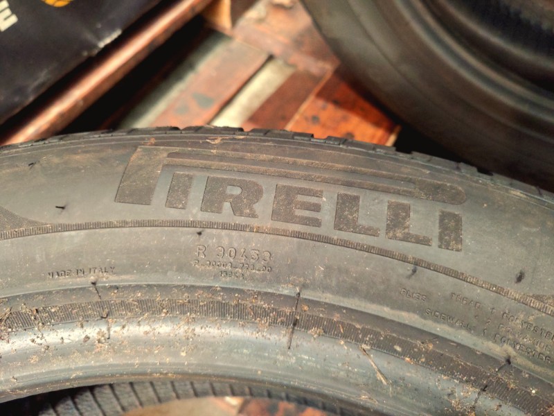 4 Gomme usate 235 50 19 Pneumatici Invernali PIRELLI 4 Gomme usate 235 50 19 Pneumatici Invernali PIRELLI