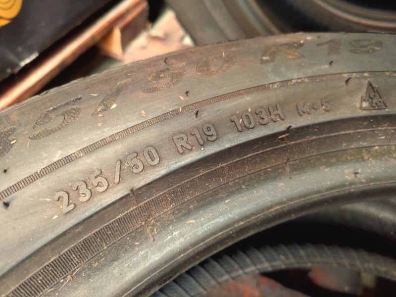 4 Gomme usate 235 50 19 Pneumatici Invernali PIRELLI 4 Gomme usate 235 50 19 Pneumatici Invernali PIRELLI