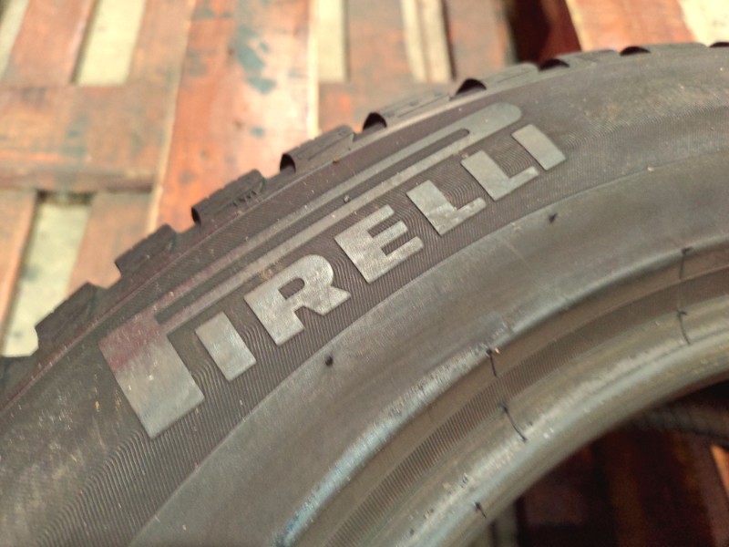 2 Gomme usate 205 60 16 Pneumatici Invernali PIRELLI 2 Gomme usate 205 60 16 Pneumatici Invernali PIRELLI