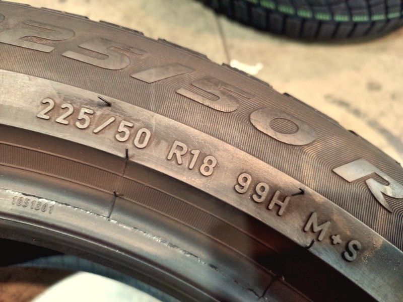 4 Gomme usate 225 50 18 Pneumatici Invernali PIRELLI 4 Gomme usate 225 50 18 Pneumatici Invernali PIRELLI