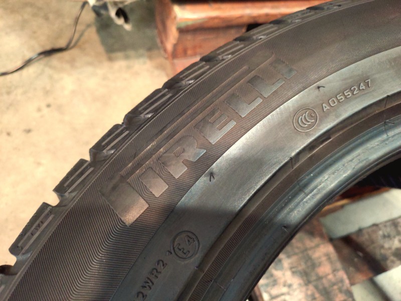 2 Gomme usate 225 55 18 Pneumatici Invernali PIRELLI 2 Gomme usate 225 55 18 Pneumatici Invernali PIRELLI