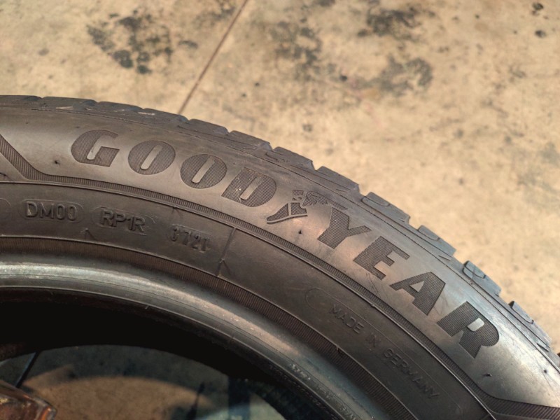 4 Gomme usate 225 55 17 Pneumatici Invernali GOODYEAR 4 Gomme usate 225 55 17 Pneumatici Invernali GOODYEAR